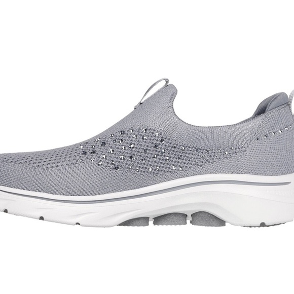 Skechers Shoes - Cute slip ons
